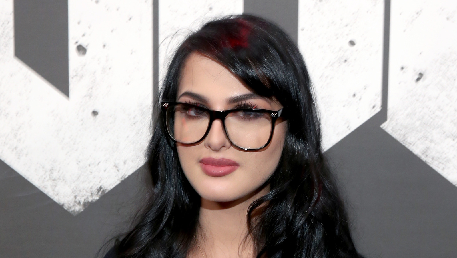 What Plastic Surgery Has SSSniperWolf Gotten? Facts and Rumors ...